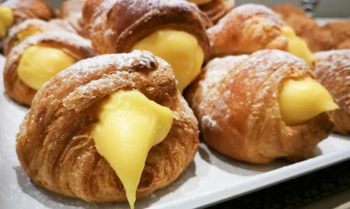 Delicious croissants filled with custard cream.